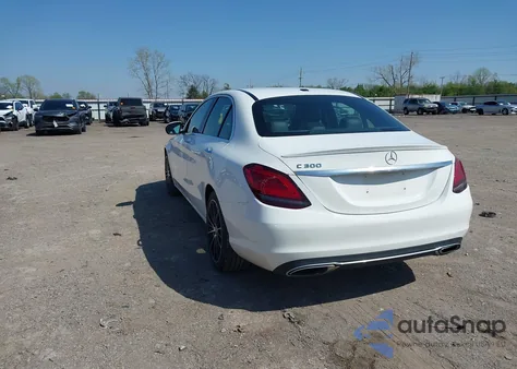 2019 Mercedes-Benz C 300 из США, поврежденный, VIN 55SWF8DB4KU285419